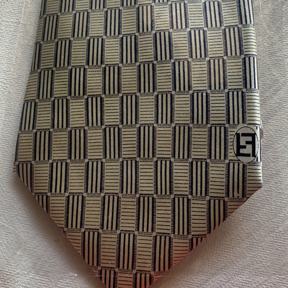 Fendi necktie brand new ranked A - Picture 2 of 4